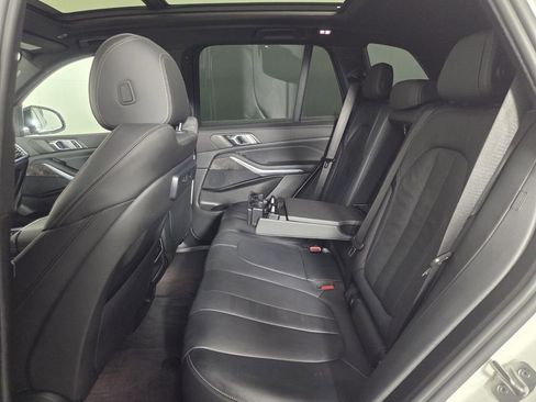 Used 2022 BMW X5 xDrive40i w/ M Sport Package AWD/4WD image 23