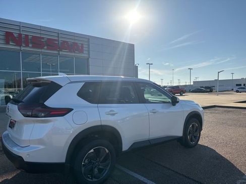 New 2026 Nissan Rogue SV image 4