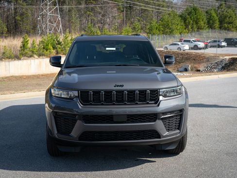 New 2026 Jeep Grand Cherokee L 4WD image 2