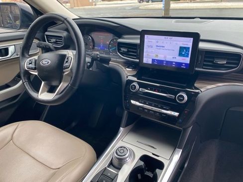 Used 2023 Ford Explorer Limited image 30