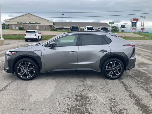 Used 2025 Toyota bZ4X FWD w/ Weather Package image 4