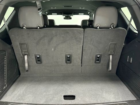 Used 2024 GMC Yukon SLT image 64