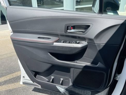Used 2026 Toyota Sienna XSE FWD image 8