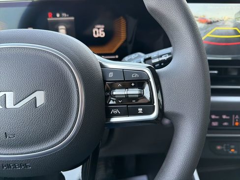 New 2026 Kia Carnival LX image 33