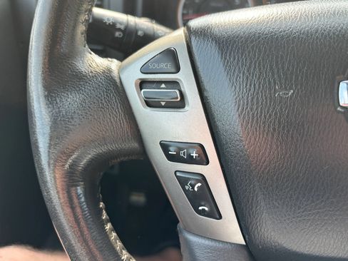 Used 2015 Nissan Titan SV w/ SV Value Truck Package AWD/4WD image 19