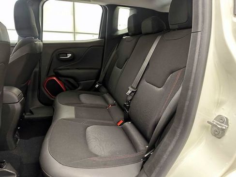 Used 2017 Jeep Renegade Trailhawk AWD/4WD image 13