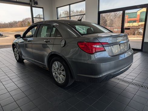 Used 2012 Chrysler 200 LX image 3