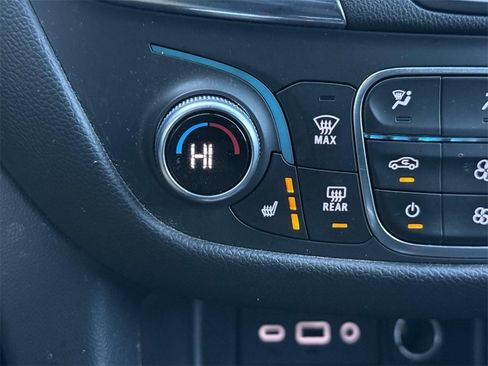 Used 2019 Chevrolet Equinox LT image 19