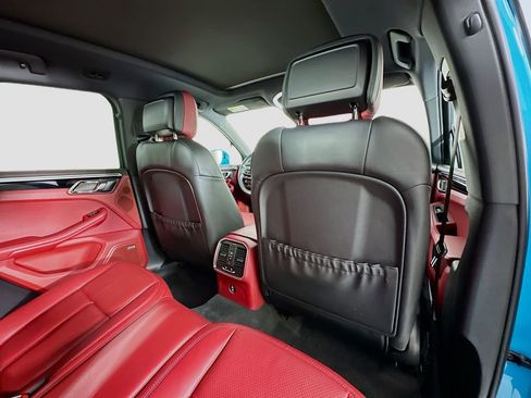 Used 2022 Porsche Macan image 30