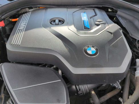 Used 2021 BMW 530e xDrive w/ Premium Package AWD/4WD image 14