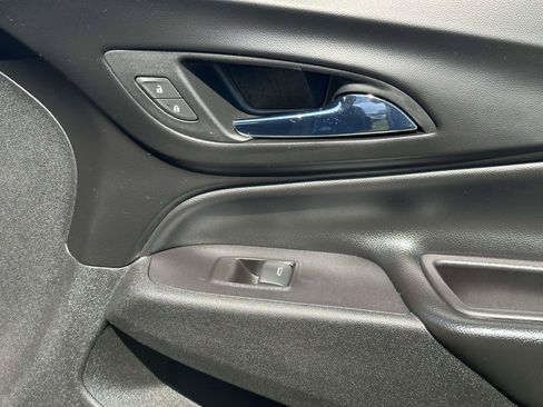 Used 2019 Chevrolet Equinox LT FWD image 21