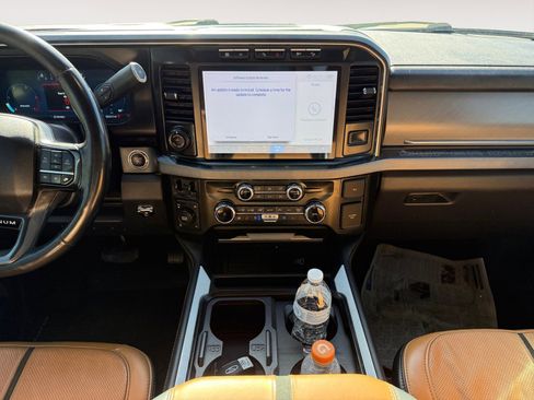 Used 2024 Ford F250 Platinum image 11