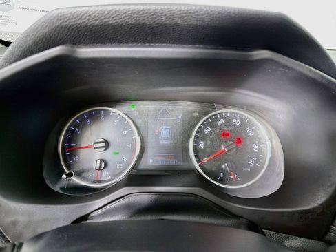 Used 2022 Toyota RAV4 XLE w/ Convenience Package FWD image 18