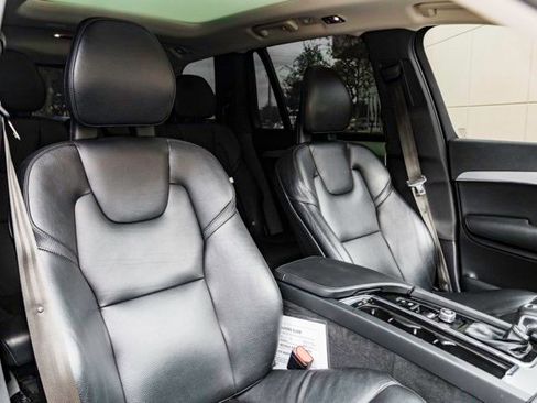 Used 2018 Volvo XC90 T5 Momentum w/ Convenience Package image 27