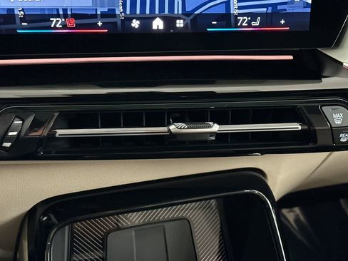 Used 2025 BMW X2 xDrive28i w/ Technology Package image 21