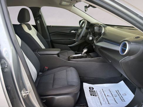 Used 2025 Chevrolet Trax LS w/ Driver Confidence Package FWD image 15