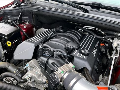 Used 2018 Dodge Durango SRT w/ SRT Interior Appearance Group AWD/4WD image 32
