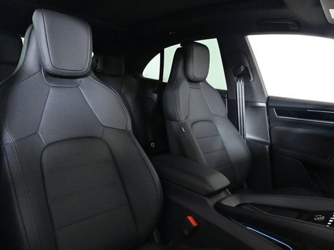 New 2026 Porsche Macan Electric image 18