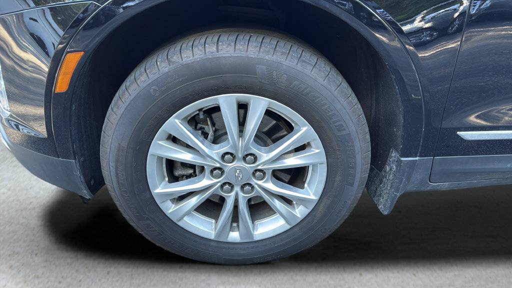 Certified 2025 Cadillac XT5 Luxury FWD image 16
