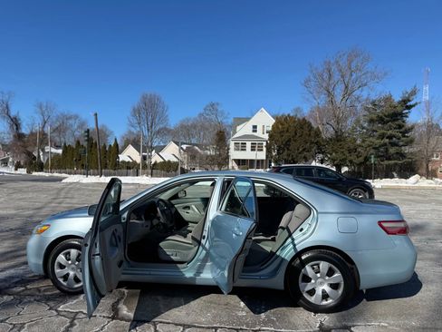 Used 2009 Toyota Camry LE image 9