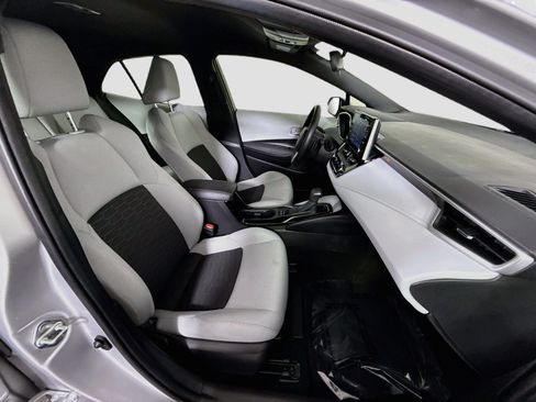 Used 2022 Toyota Corolla SE w/ SE Preferred Package FWD image 29