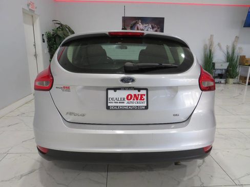 Used 2018 Ford Focus SE image 4