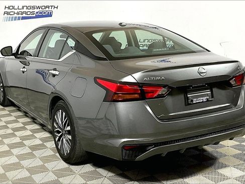 Used 2023 Nissan Altima 2.5 SV image 8