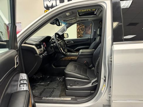 Used 2015 GMC Yukon Denali w/ Premium Package AWD/4WD image 11