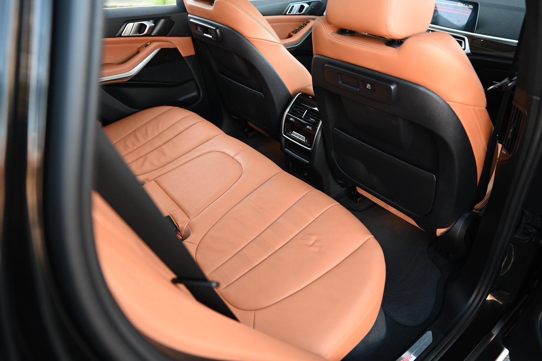 Used 2019 BMW X5 xDrive40i w/ Convenience Package AWD/4WD image 16