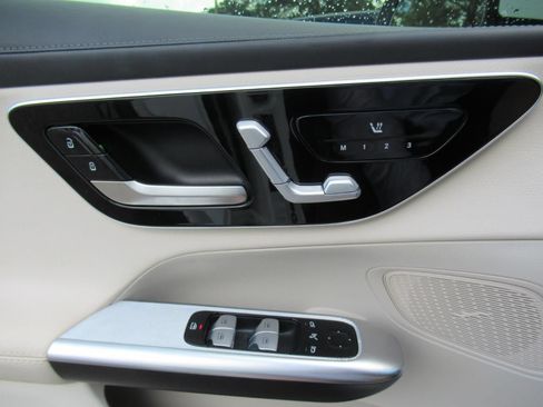 Used 2023 Mercedes-Benz GLC 300 image 20