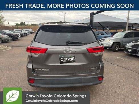 Used 2018 Toyota Highlander SE AWD/4WD image 5