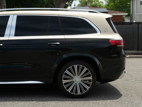 Used 2023 Mercedes-Benz Maybach GLS 600 4MATIC image 32