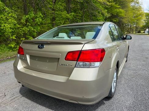 Used 2010 Subaru Legacy 2.5i Premium AWD/4WD image 4