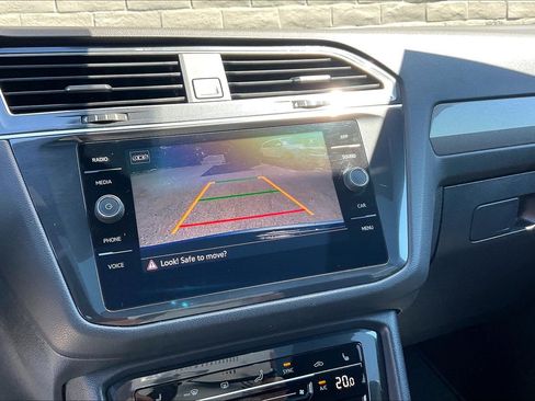 Certified 2023 Volkswagen Tiguan SE R-Line FWD image 21