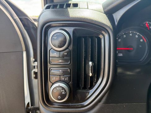 Used 2020 GMC Sierra 2500 4x4 Crew Cab w/ Convenience Package image 13