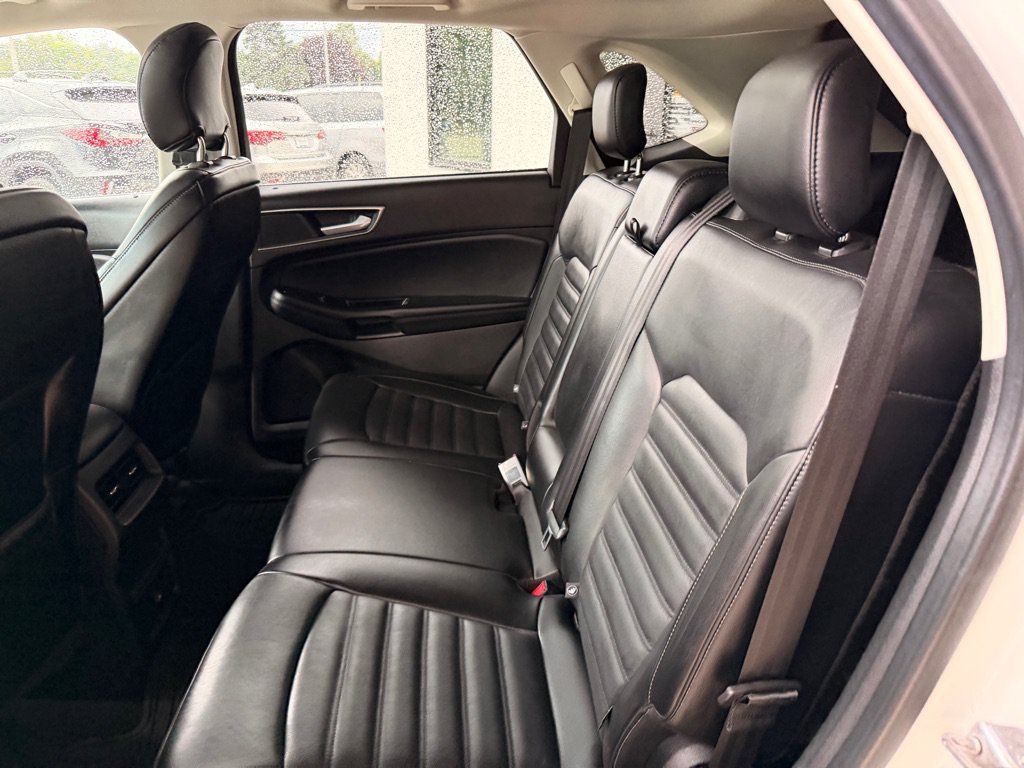 Used 2016 Ford Edge SEL w/ Canadian Touring Package AWD/4WD image 12