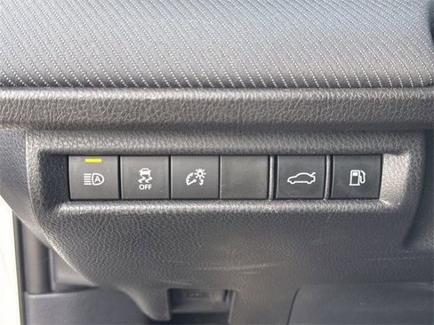 Used 2025 Toyota Camry SE image 25