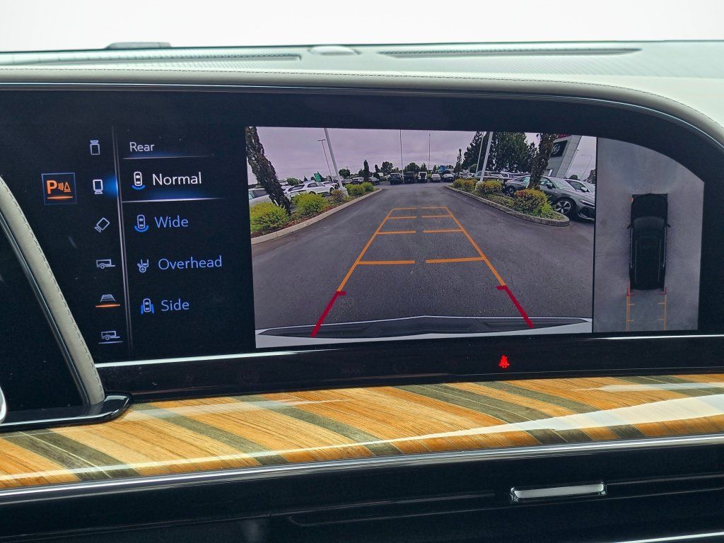 Used 2021 Cadillac Escalade Sport Platinum w/ LPO, ONYX Package AWD/4WD image 45