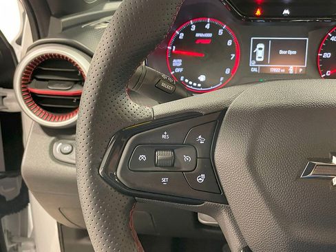 Used 2024 Chevrolet Trax RS w/ Driver Confidence Package image 30