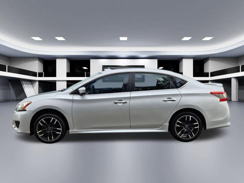 Used 2014 Nissan Sentra SR w/ Premium Package FWD image 3
