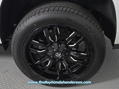 Used 2019 GMC Yukon Denali w/ Denali Ultimate Package AWD/4WD image 10