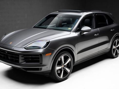 Used 2024 Porsche Cayenne AWD/4WD image 5