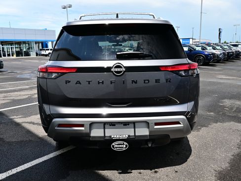 Certified 2025 Nissan Pathfinder Platinum w/ Black Appearance Package AWD/4WD image 7