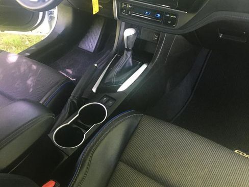 Used 2017 Toyota Corolla SE FWD image 19
