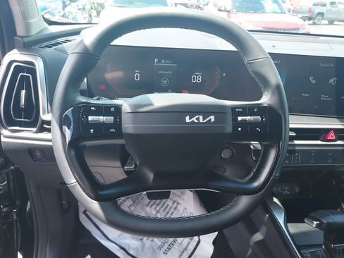 Used 2026 Kia Sorento LX FWD image 17