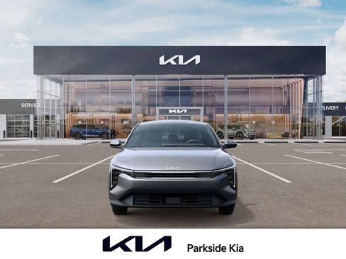 New 2025 Kia K4 LXS image 2