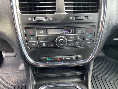 Used 2019 Dodge Grand Caravan GT image 18