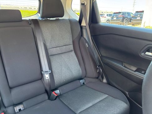 Used 2025 Nissan Rogue SV FWD image 39