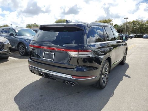 Used 2025 Lincoln Aviator 2WD image 4