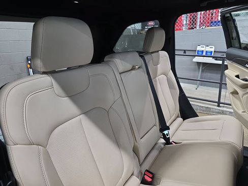 New 2026 Jeep Grand Cherokee Limited AWD/4WD image 11